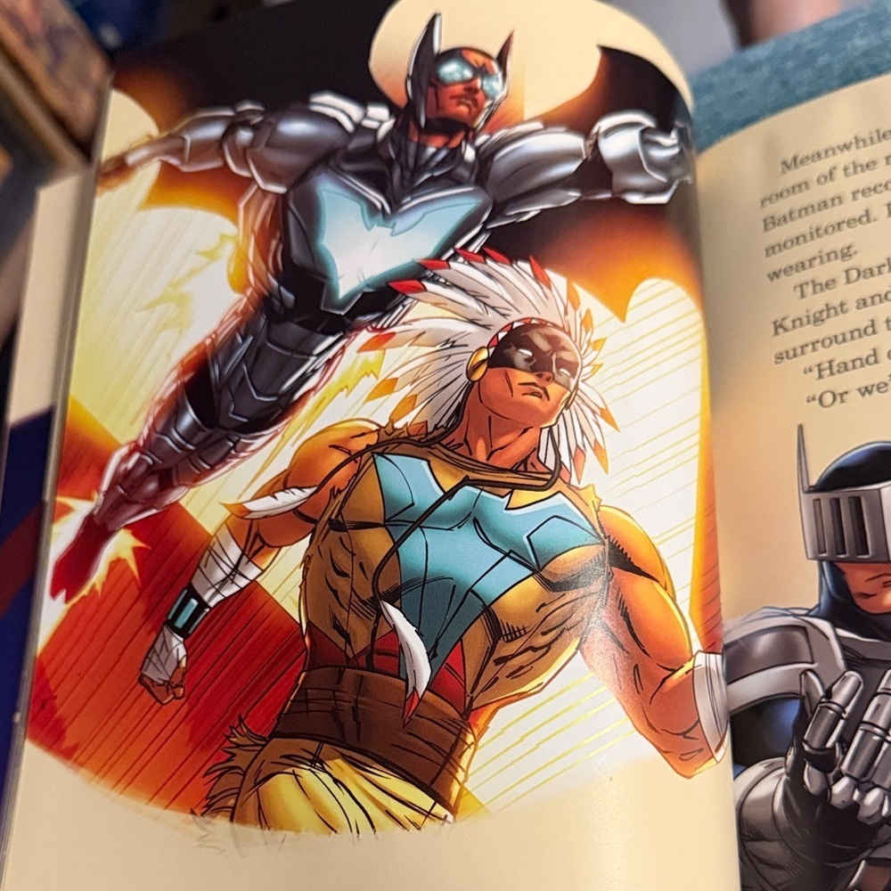 5-Minute Batman Stories Book - Picture 5 of 5
